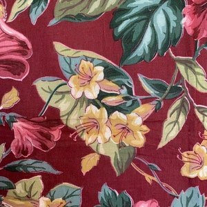 Red hibiscus cotton, 2 yards of 1930s floral fabric for cafe curtains, home decor