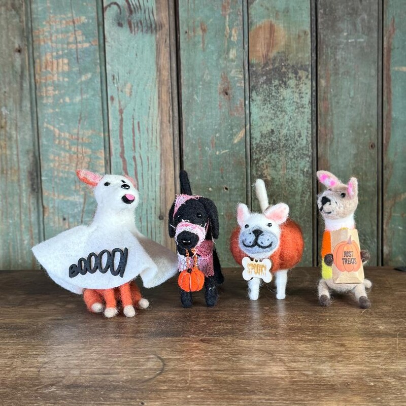Felt dog in ghost costume Etsy.de