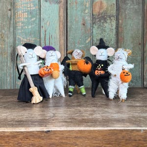 Spooky Mice Halloween Ornaments | Halloween Décor| Felted Wool Mouse | Gifts under 20