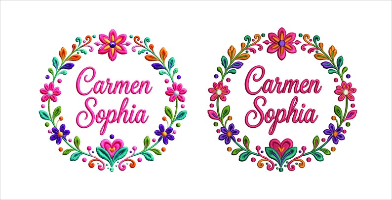 Op de afbeelding: Twee identieke cirkelvormige borduurontwerpen met de naam Carmen Sophia in roze cursief schrift. Elk ontwerp is omringd door een kleurrijke bloemenkrans met roze, paarse, oranje en turquoise bloemen, groene bladeren en een hartvormige basis.