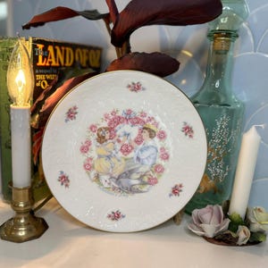 1977 Royal Doulton Valentine’s Day Collectors Plate Bone China Floral with Gold Accents