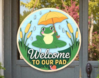 Arquivo SVG para corte a laser de placa de porta com tema de chuva de primavera, sapo com guarda-chuva em SVG, "Bem-vindo(a) ao nosso espaço", Glowforge xTool Cricut, decoração de chuvas de abril