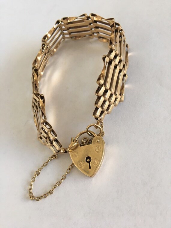 Vintage chain bracelet heart locket 9 ct yellow go