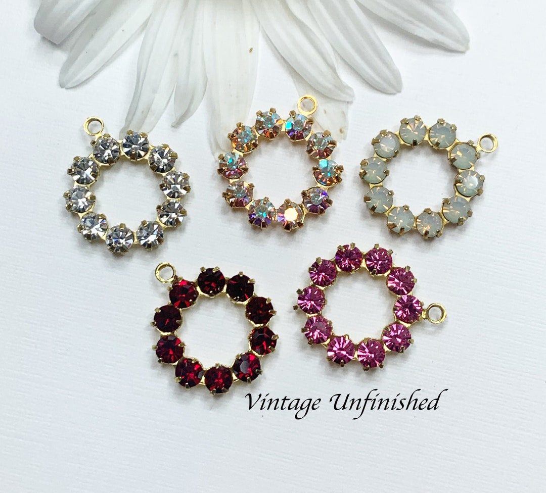 4 Vintage Round Swarovski 15mm Circle Pendants 10 24pp Stones 4-vintage-round-swarovski-15mm-circle-pendants-10-24pp-stones