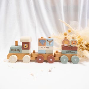 Holzeisenbahn personalisiert Safari Tiere Mint personalisierte Geschenke Baby Geburtszug als Geschenk zur Geburt Junge Stapelspiel graviert