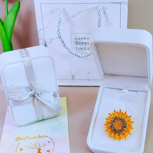 Van Gogh Sunflower Brooch Vintage Crystal Sunflower Brooch Accessories/Sunflower Enamel Pin/Flower Pin/Daisy Brooch/Hat Pin/With Gift Box