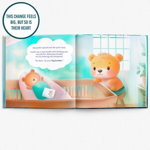 Peut inclure: Une double page d'un livre pour enfants avec des illustrations d'ours en peluche. Un ours est dans un berceau, et un autre se tient &agrave; c&ocirc;t&eacute;. Le texte dit : &laquo; Ce changement semble grand, mais leur c&oelig;ur l'est aussi. &raquo;
