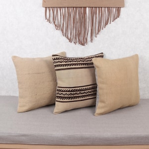 20 x 20 polegadas (50 x 50 cm) - Conjunto de 3 almofadas Kilim bege natural - Decoração rústica e minimalista para casa - Estilo simples para casa - Capas vintage feitas à mão