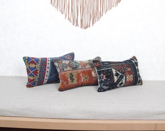 Fundas de cojín vintage hechas a mano con estampado tribal de 30 x 50 cm / Cojines de lana en tonos azules y rojos - Decoración bohemia para sofá o banco de 30 x 50 cm