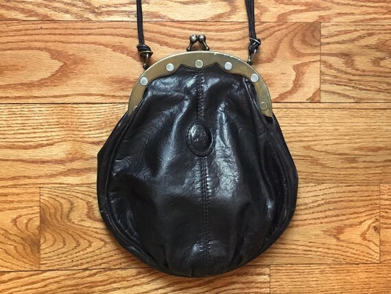 Vintage 1970s boho black leather frame shoulder ba