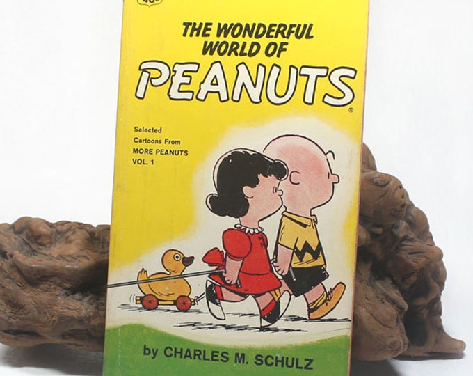 Vintage Peanuts Comic Book, the Wonderful World of Peanuts Vol. 1, k875