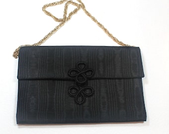 Vintage Black Evening Clutch: Gold Chain, Elegant Frog Closure
