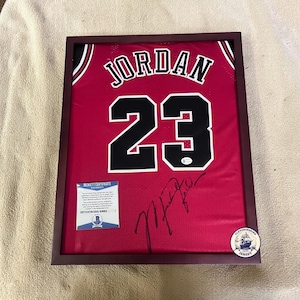 M. Jordan #23 Signed Bulls Red Jersey with Beckett COA - Read Descr / Framed Option