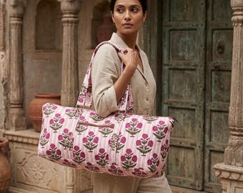Handgjord rosa blommig quiltad bomullsväska för yogamatta, blockmönster boho bärsele