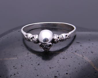 Sterling Silver Skull Ring – Gothic Punk Biker Y2K Band
