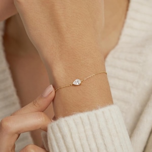 Minimal Teardrop Diamond Bracelet, Dainty Diamond Gold Bracelet, Wedding Fine Bracelet, Everyday Elegant Jewelry, Mother's Day Gifts for Her
