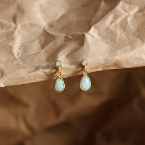 Natürliche Opal Ohrringe, zierliche vergoldete Opal Tropfen Ohrringe, Minimal 925 Silber Ohrringe, Geschenke für Sie, Vintage Muttertag Geschenk