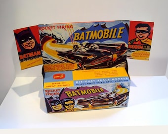 CORGI TOYS No.267 - BATMOBILE - Alleen aangepaste doos en achterkant. (Geen sokkel)