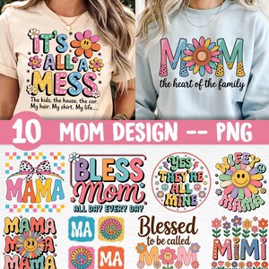 Puede incluir: Diez diseños digitales coloridos con diferentes frases e imágenes relacionadas con la maternidad. Los diseños incluyen frases como "Bless Mom", "Mama", "Wifey Mama" y "Mimi".