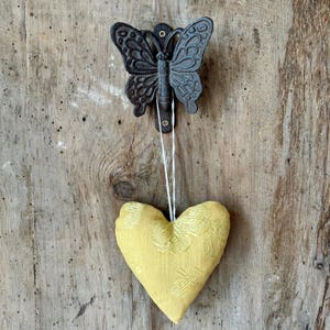 Rustic Hanging Fabric Hearts Decoration  Handmade Shabby Chic Door or Wall Decor, Vintage Romantic Gift, Cozy Home Accent mèdium gold heart
