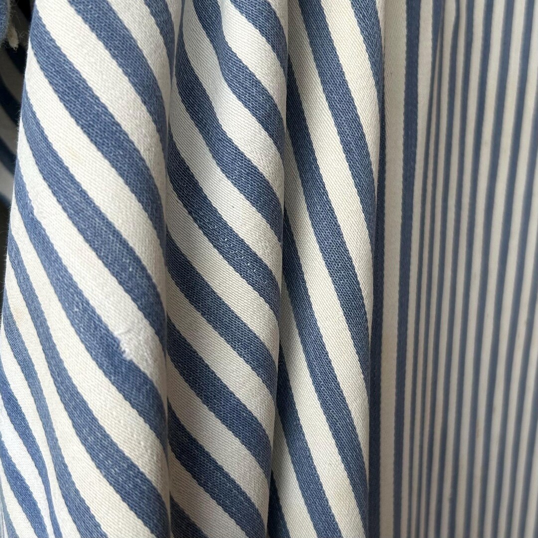 フランス　アンティーク　ヴィンテージ　ファブリック　ティッキング　ストライプ Blue Striped Vintage Textile: Original Antique French Ticking