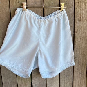 short en soie bleu pâle ~ grand
