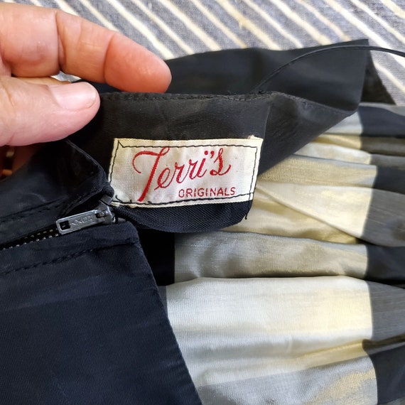 Vintage Silk Taffeta Skirt and Top Set Small, 195… - image 5