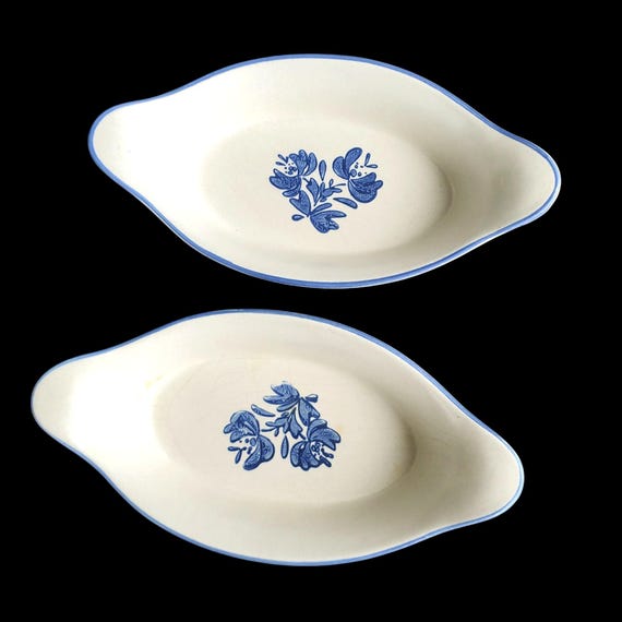 Two Vintage Pfaltzgraff Yorktowne Stoneware Inch Augratin Dishes
