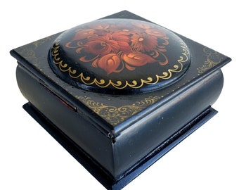 Hand Painted Lacquer Wood Trinket Jewelry Box Signed