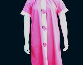 Housedress With Snaps Pink Vintage 1960s Mod 12 Short Sleeve Loungees Robe