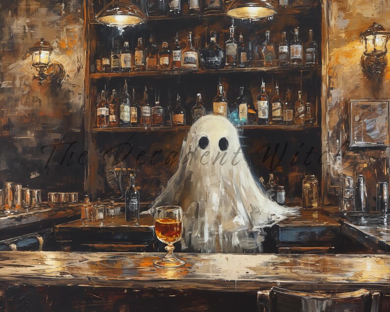 Peut inclure: Un fant&ocirc;me blanc est assis au bar avec un verre de liquide ambr&eacute; devant lui. Le bar est faiblement &eacute;clair&eacute; et a des &eacute;tag&egrave;res de bouteilles d'alcool derri&egrave;re le fant&ocirc;me. Le fant&ocirc;me a deux yeux noirs et un corps blanc en forme de drap.