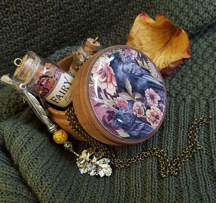 Raven Dream Box - Keepsake - Trinket - Jewelry - Crow - Witchy - Goblin Core - Spirit Animal
