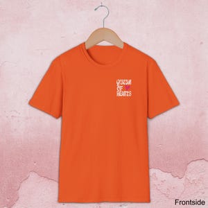 Carta della Regina di Cuori (T-shirt unisex Softstyle) Fronte e retro