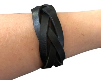 Bracelet tresse mystère en cuir noir | Accessoire de bijouterie du sud-ouest fait main à quatre brins en argent, peint en noir, peint en noir