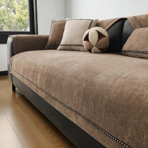 Modern Chenille Couch Cover – Non-Slip Universal Sofa Towel for All Seasons | Soft & Stylish Home Decor