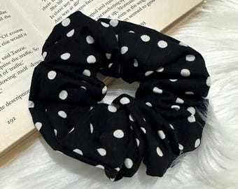 Scrunchie in cotone a pois bianco e nero