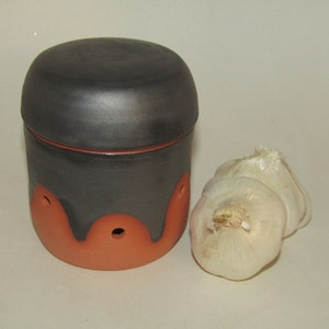 Garlic Keeper Terracotta pot potpourri container meal preparation image 2