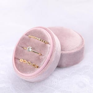 Rosa Ring Box Hochzeit Samt, 3-Slot Benutzerdefinierte Hochzeit Ring Box, Verlobung, weiße Ringbox Triple Slot, moderne Ringbox, Custom Box Oval Triple