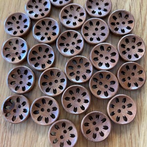 Wooden Buttons – 18mm | 8 pcs | 2-Hole Craft Buttons for Sewing, Knitting & DIY Projects