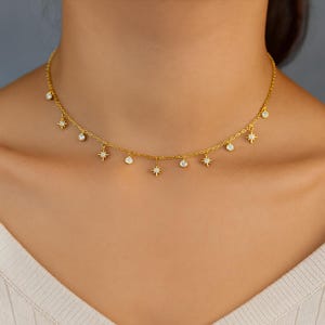 Collier ras-de-cou étoiles & zircons | Bijou doré raffiné
