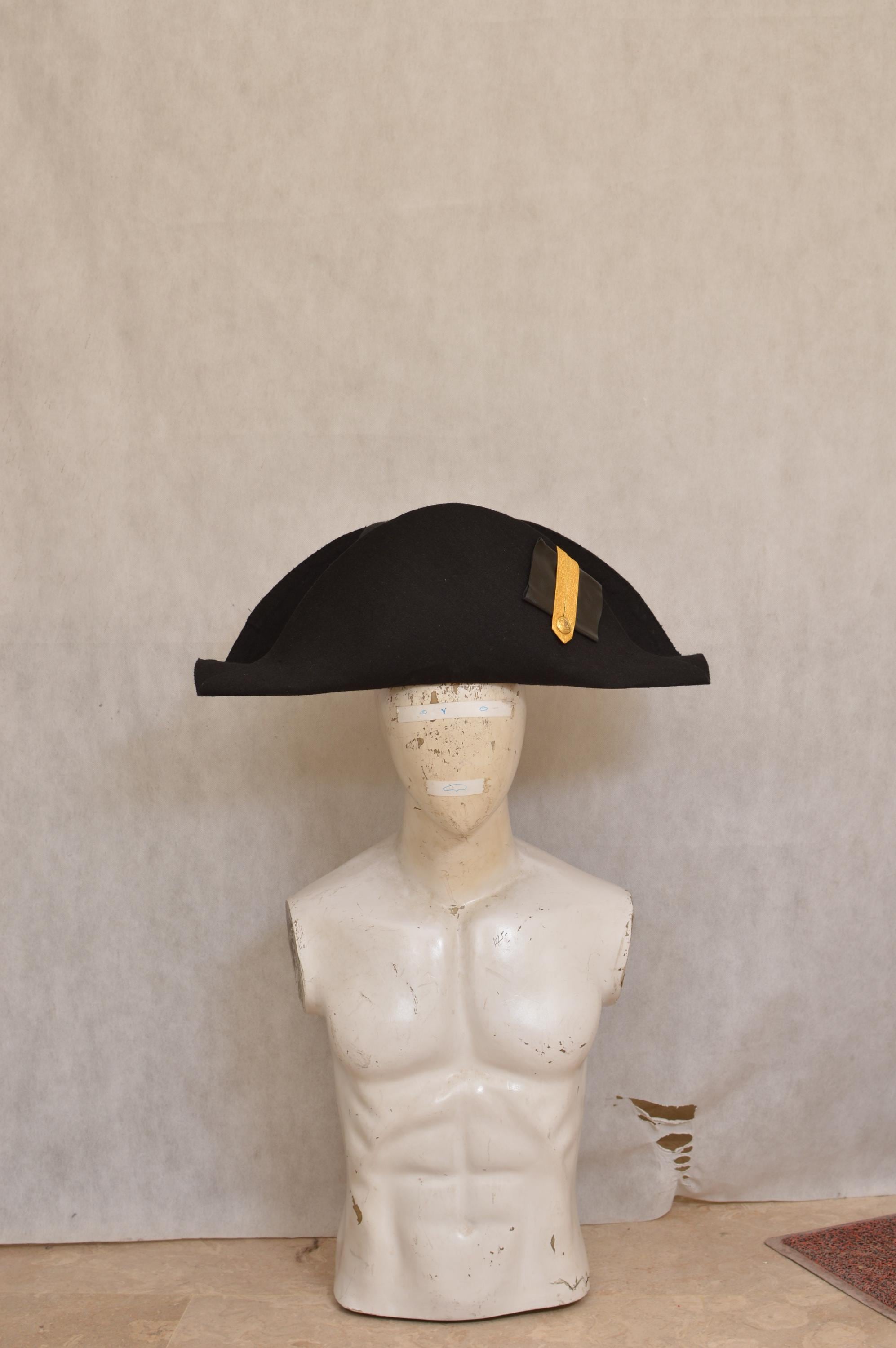 ♡ フランスアンティーク　ナポレオンハット　バイコーンハット　フェザー　シアター ♡ フランスアンティーク ナポレオンハット バイコーンハット フェザー