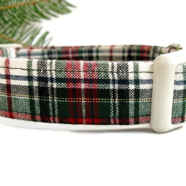 Lumberjack Plaid Dog Collar in Hunter Green, Deep Red and Winter White