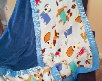 Blue puppy print plush blanket