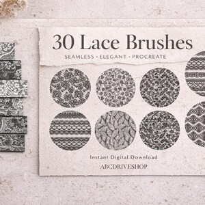 Könnte beinhalten: Präsentation digitaler Spitzenpinsel mit dem Text "30 Lace Brushes". Das Bild zeigt verschiedene Spitzenmuster in Schwarzweiß, mit Beispielen in kreisförmigen Designs. Stapelbare Spitzenmuster sind ebenfalls abgebildet.