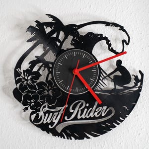 Upcycled wall clock made from real vinyl records – Retro design – Surf Rider – Surfing – Vinyl clock – Laser & Handmade