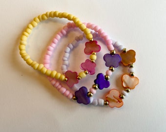 Girls butterfly bracelets - children’s stretchy beaded bracelet - cousin gift - best friend bracelets - girls birthday party favor