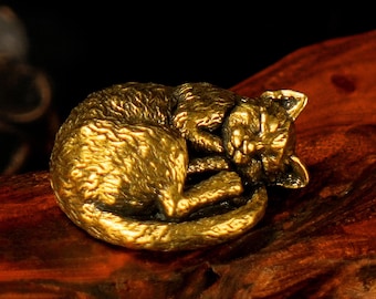 Retro Brass Cat Figurine – Sleepy Feline Sculpture for Home Décor