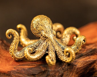 Mini Brass Octopus Figurine, Detailed Sea Creature Sculpture, Mysterious Ocean Guardian