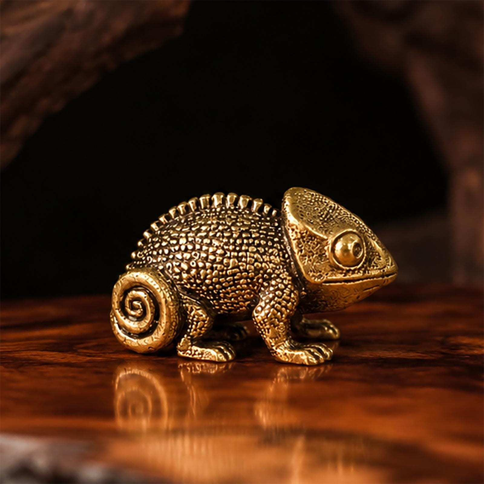 Chameleon statue - Etsy 日本