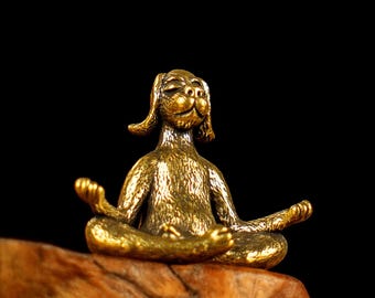 Retro Solid Brass Meditating Dog Statue – Zen Home Decor Figurine